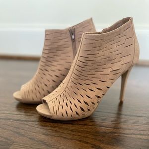 Madden Girl Rockwell’s Heeled Booties Taupe